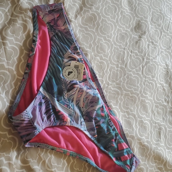 Bikini 👙 - Picture 3 of 5